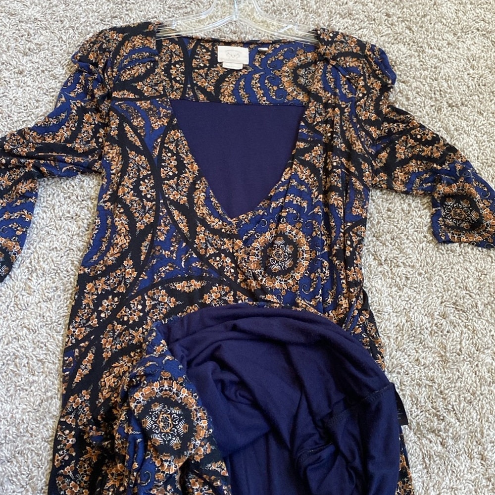 Deep-V Faux Wrap Patterned Dress - Picture 7 of 9